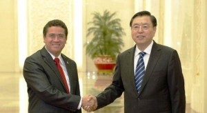 Fernando Mendoza with Chinese counterpart, Zhang Dejiang