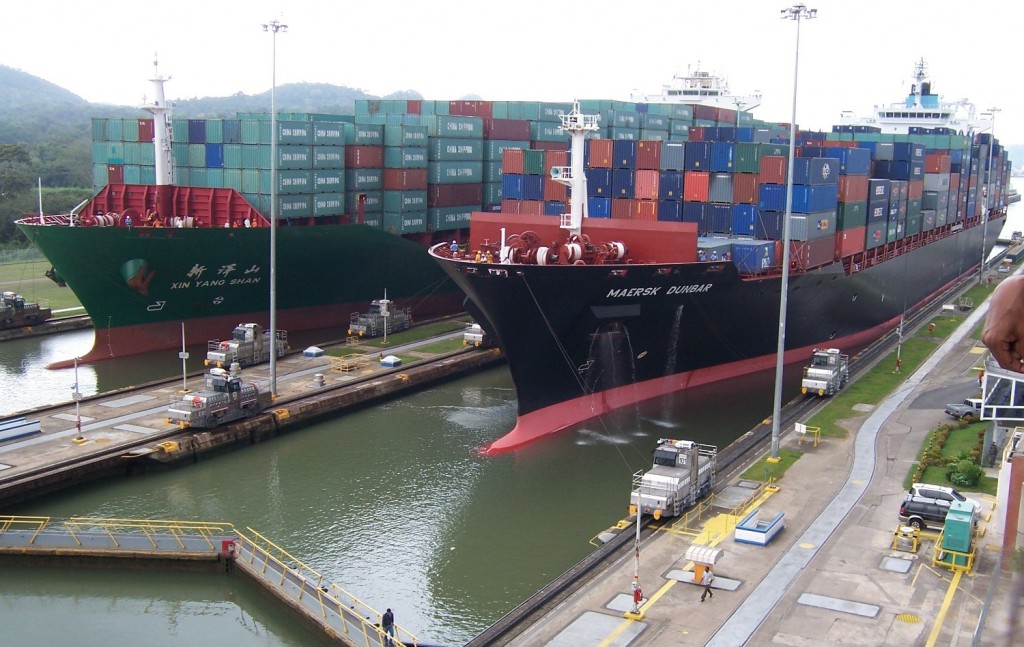 panama-canal-cargo-shipsa-1024x647