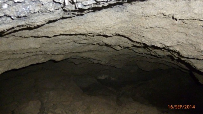 The hole is three meters, or about 10 feet deep. (Photo courtesy of CRhoy.com / Pinterest.)