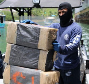 Costa Rican authorities seized some 640 kilos of cocaine from a boat traveling off the coast of the Osa Peninsula.  (MSP Photo)