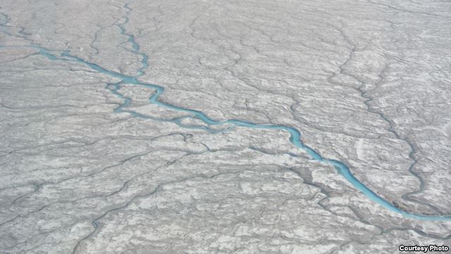 A vast network of previously little-understood rivers and streams that flow on the ice sheet into the ocean could be a major factor contributing to rising sea levels. (UCLA/Lawrence C. Smith)