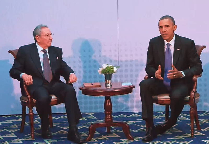 President Castro meets with U.S. President Barack Obama in Panama, 11 April 2015 (US Government photo)
