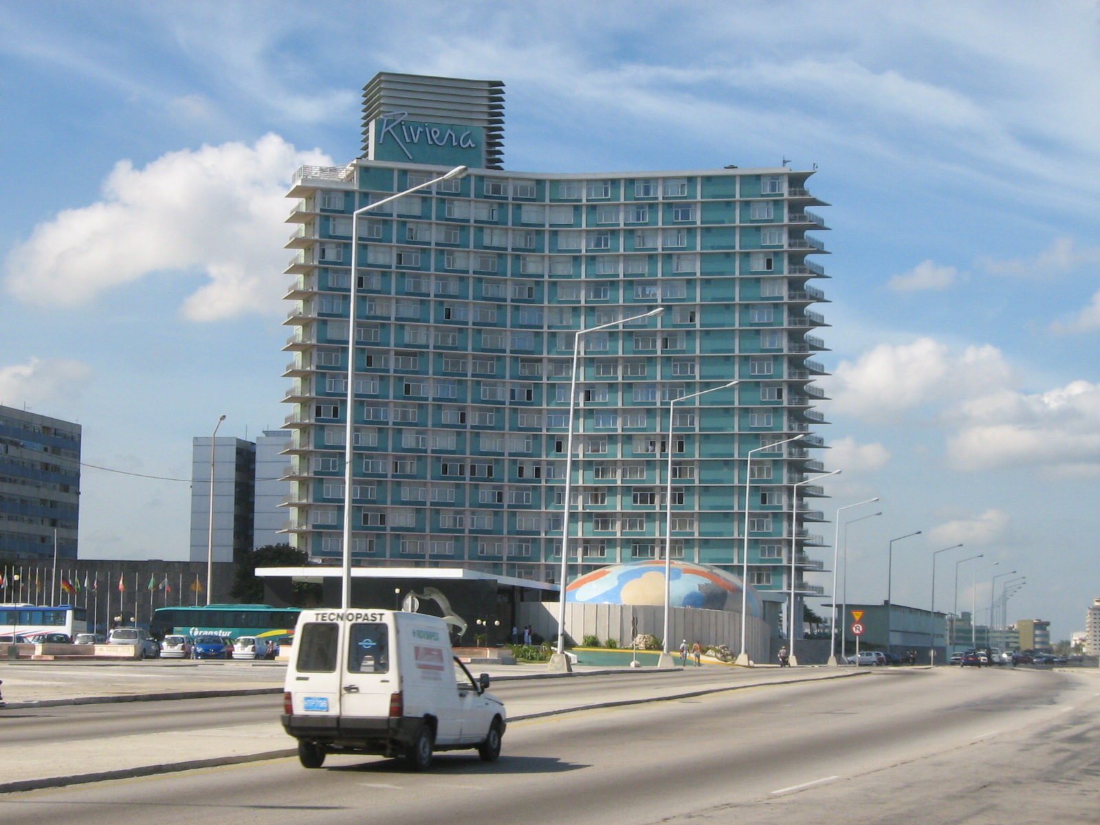 The Habana Riviera, seen from the Malecón. (Wikimedia Commons)