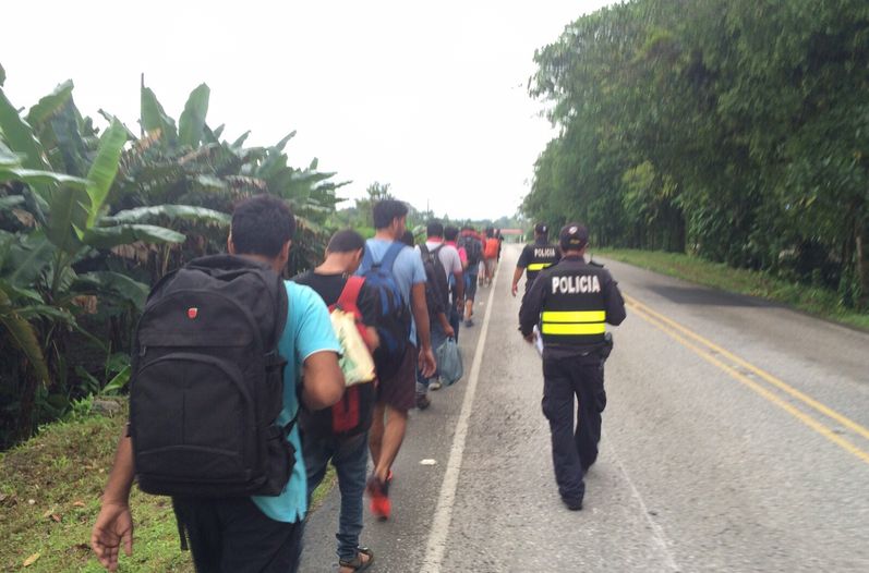 Police officers in southern Costa Rica detained 17 undocumented migrants from Nepal and Bangladesh Sunday afternoon. (Photo courtesy of the Fuerza Publica / MSP)